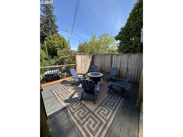 1390 WASHINGTON Ave, Coos Bay, OR 97420