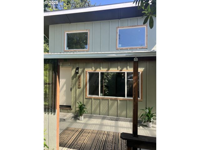 1390 WASHINGTON Ave, Coos Bay, OR 97420