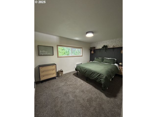 1390 WASHINGTON Ave, Coos Bay, OR 97420