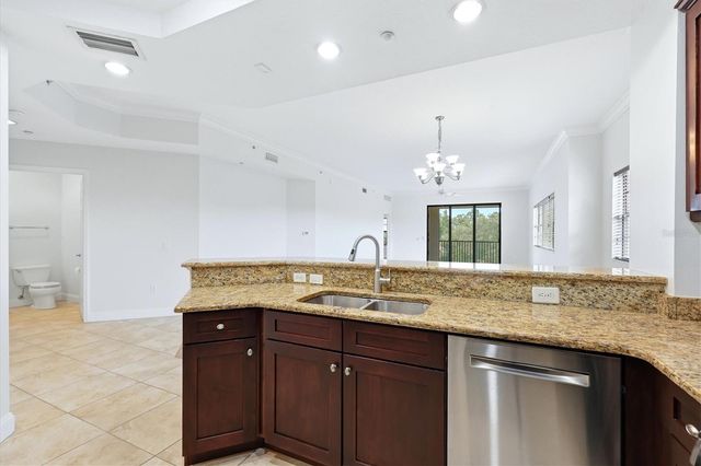 7612 LAKE VISTA COURT 308, Lakewood Ranch, FL 34202