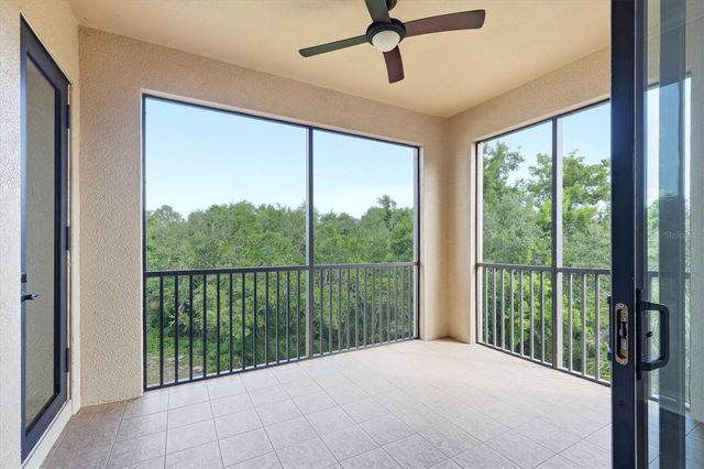 7612 LAKE VISTA COURT 308, Lakewood Ranch, FL 34202