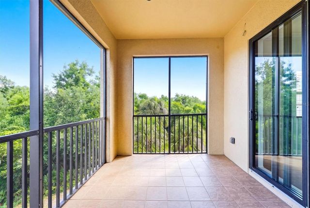 7612 LAKE VISTA COURT 308, Lakewood Ranch, FL 34202