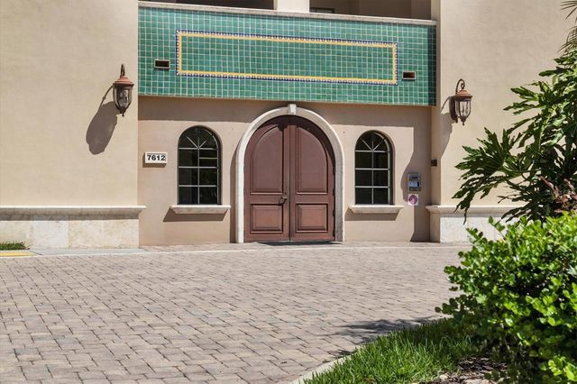 7612 LAKE VISTA COURT 308, Lakewood Ranch, FL 34202