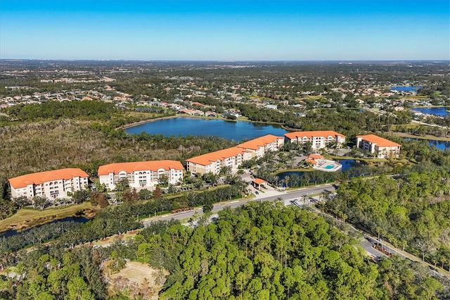 7612 LAKE VISTA COURT 308, Lakewood Ranch, FL 34202