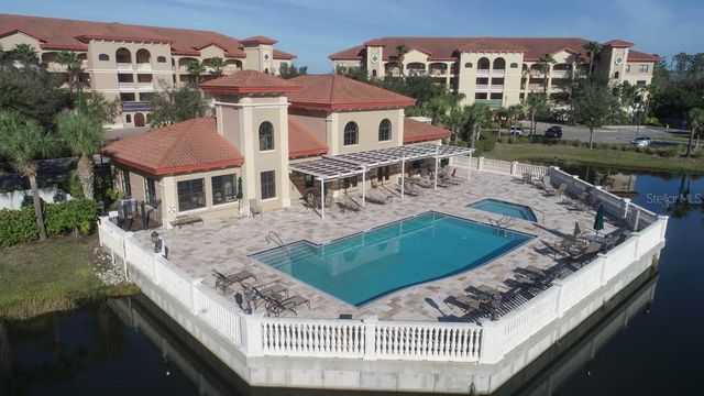 7612 LAKE VISTA COURT 308, Lakewood Ranch, FL 34202