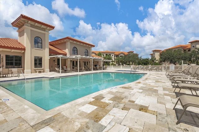 7612 LAKE VISTA COURT 308, Lakewood Ranch, FL 34202