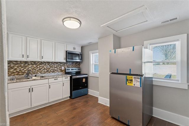 318 Hunter ST, Suffolk, VA 23434