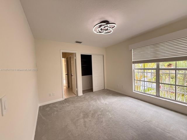 30 Windsor Ln, Palm Beach Gardens, FL 33418