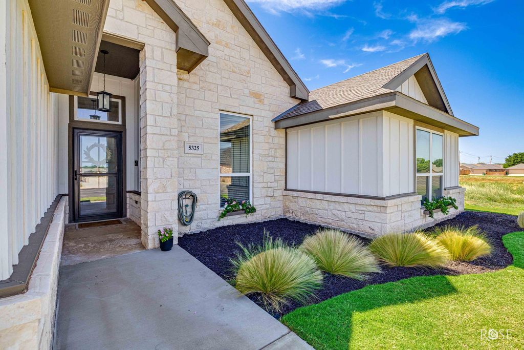 Image 4 of property listing at 5325 Coral Way, San Angelo, TX 76904