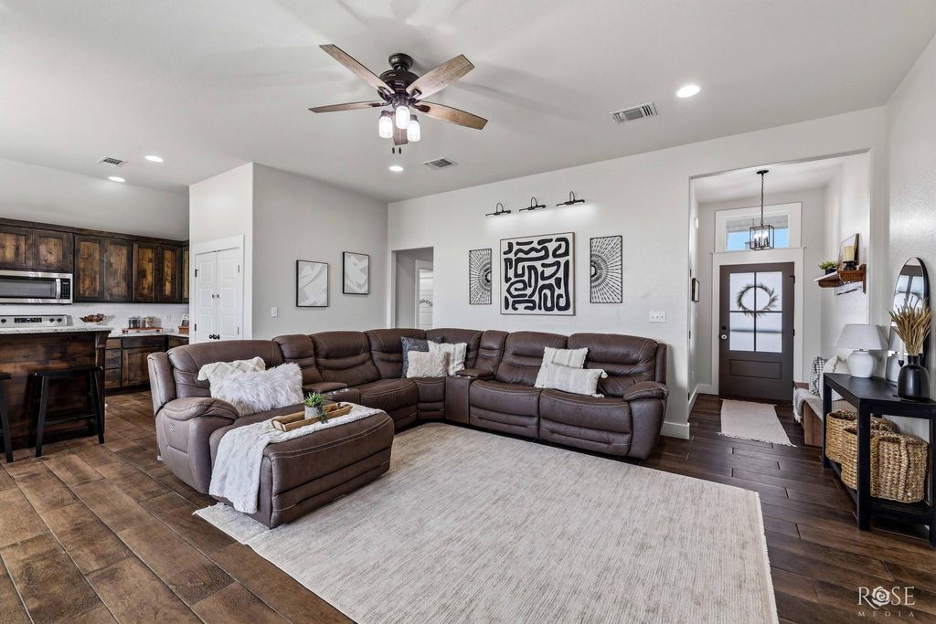 Image 7 of property listing at 5325 Coral Way, San Angelo, TX 76904