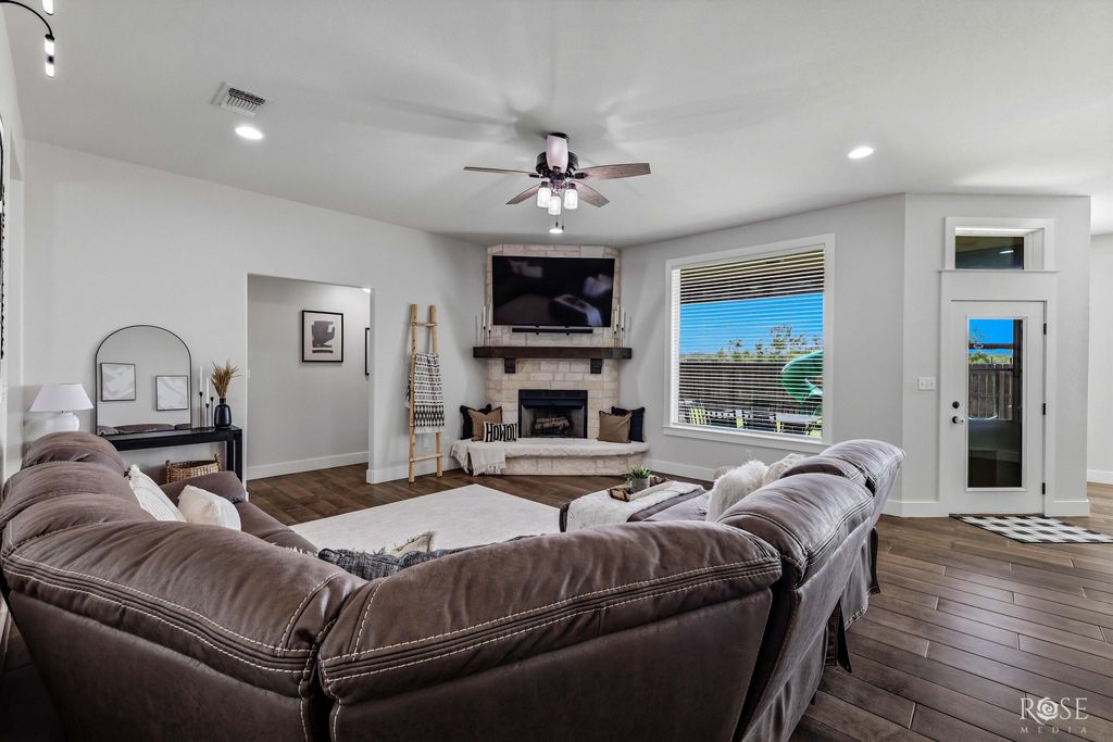 Image 9 of property listing at 5325 Coral Way, San Angelo, TX 76904