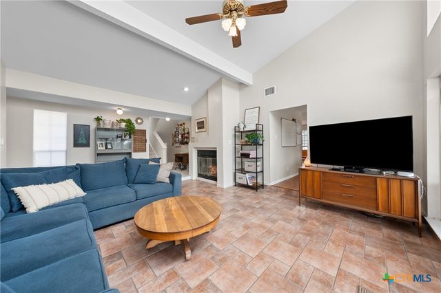 7114 N Lakeview Drive, Salado, TX 76571