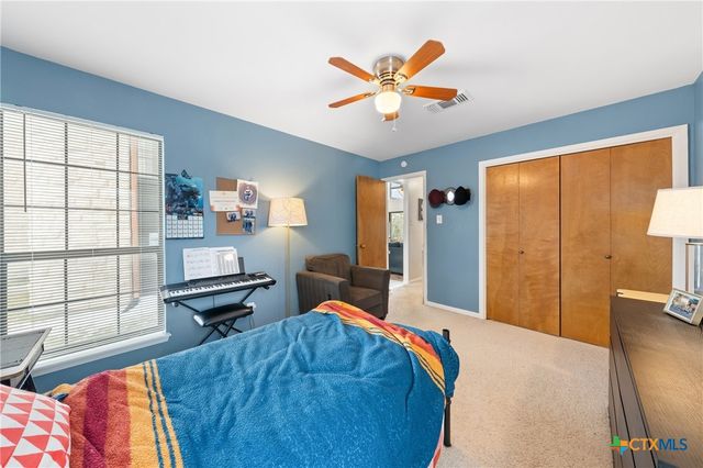 7114 N Lakeview Drive, Salado, TX 76571