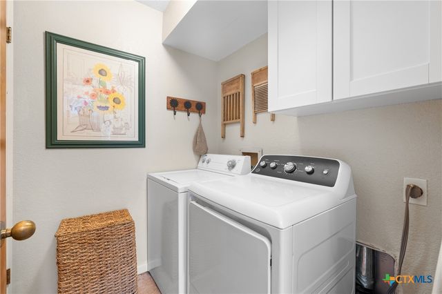 7114 N Lakeview Drive, Salado, TX 76571