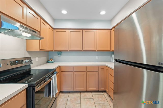 7114 N Lakeview Drive, Salado, TX 76571