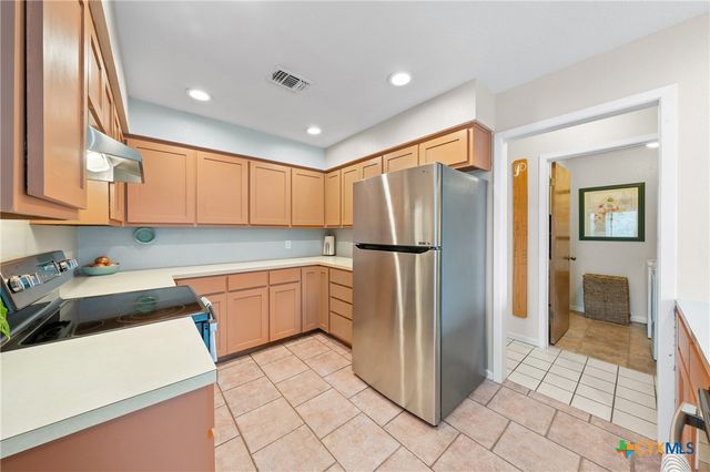 7114 N Lakeview Drive, Salado, TX 76571