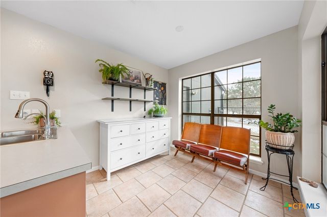 7114 N Lakeview Drive, Salado, TX 76571