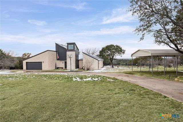 7114 N Lakeview Drive, Salado, TX 76571