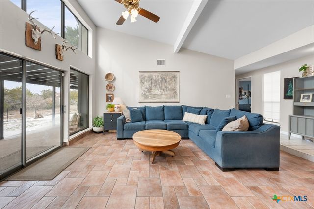 7114 N Lakeview Drive, Salado, TX 76571