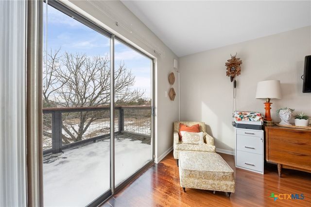 7114 N Lakeview Drive, Salado, TX 76571