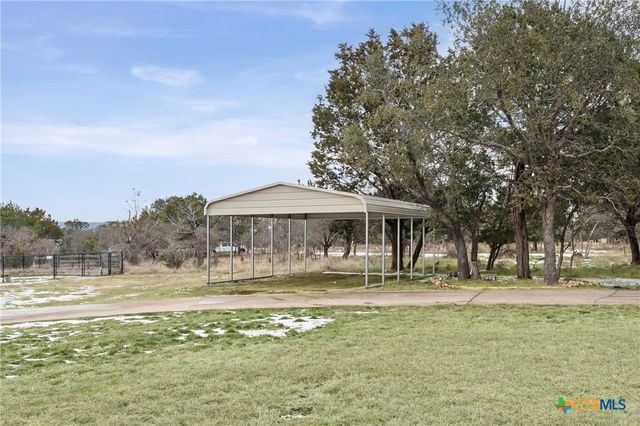 7114 N Lakeview Drive, Salado, TX 76571