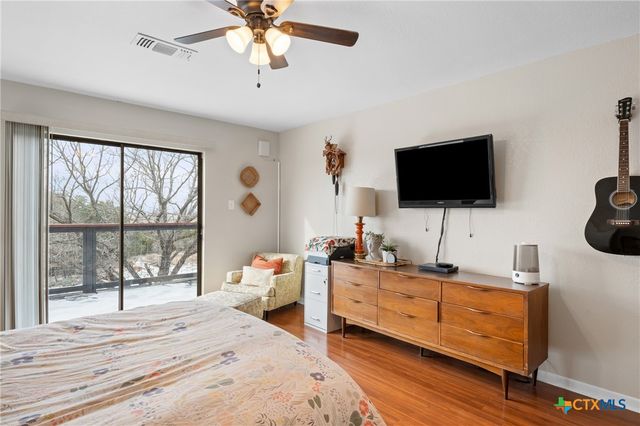 7114 N Lakeview Drive, Salado, TX 76571