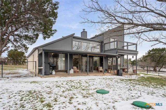 7114 N Lakeview Drive, Salado, TX 76571
