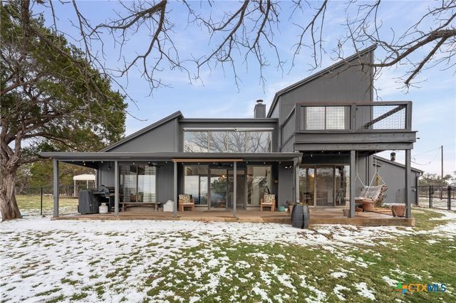 7114 N Lakeview Drive, Salado, TX 76571