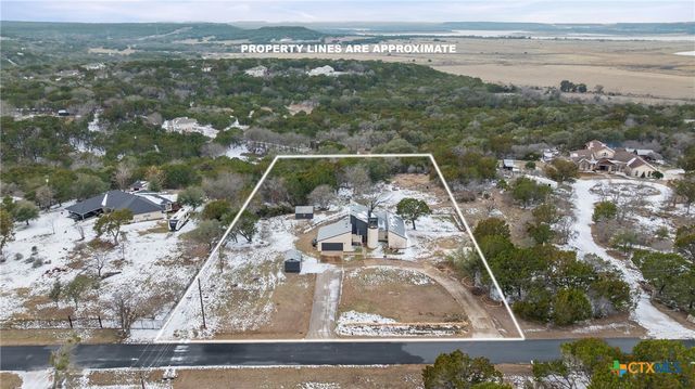 7114 N Lakeview Drive, Salado, TX 76571