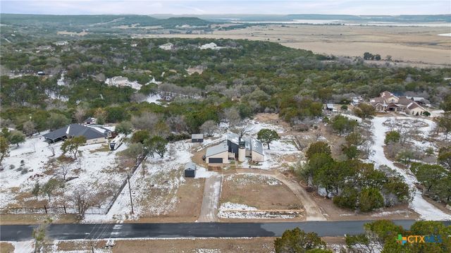 7114 N Lakeview Drive, Salado, TX 76571