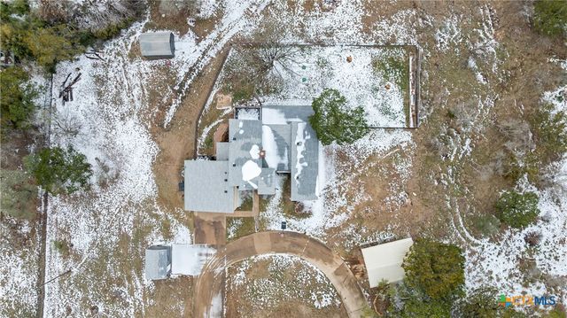 7114 N Lakeview Drive, Salado, TX 76571