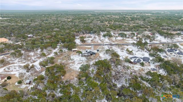 7114 N Lakeview Drive, Salado, TX 76571