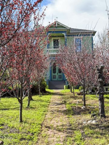 233 Van Ness Avenue, Santa Cruz, CA 95060