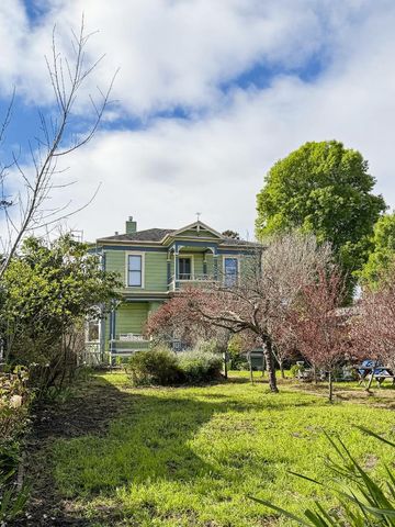 233 Van Ness Avenue, Santa Cruz, CA 95060
