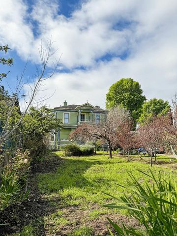 233 Van Ness Avenue, Santa Cruz, CA 95060