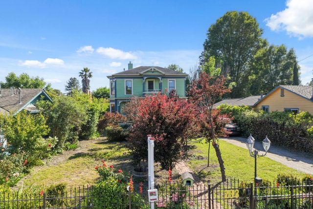 233 Van Ness Avenue, Santa Cruz, CA 95060
