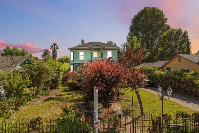 233 Van Ness Avenue, Santa Cruz, CA 95060