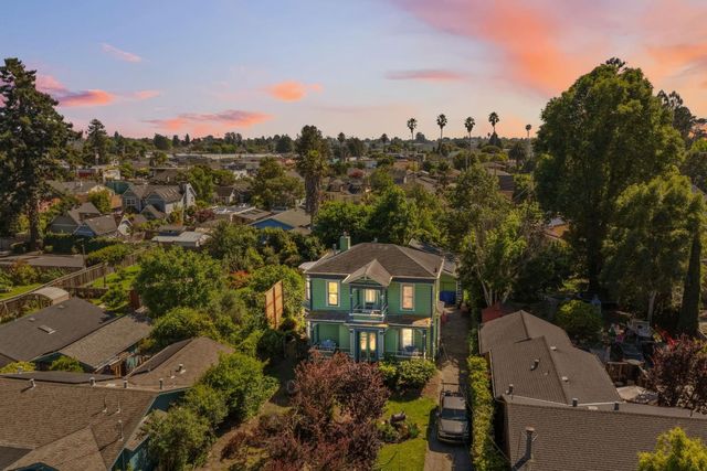 233 Van Ness Avenue, Santa Cruz, CA 95060