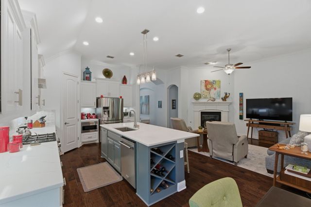 815 Dove Trail, Euless, TX 76039