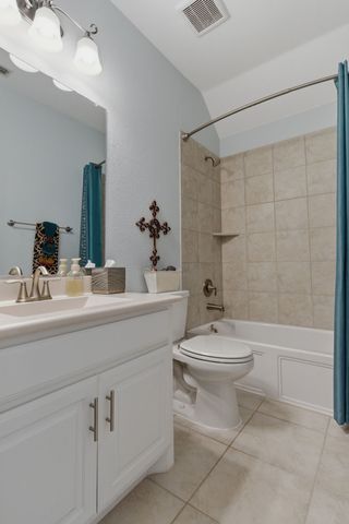 815 Dove Trail, Euless, TX 76039