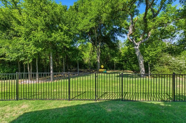 815 Dove Trail, Euless, TX 76039
