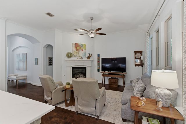 815 Dove Trail, Euless, TX 76039