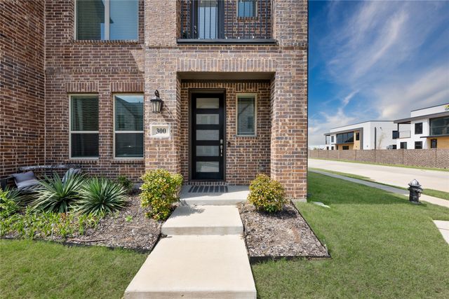 300 Colusa Drive, Lewisville, TX 75056