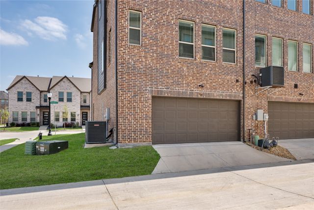 300 Colusa Drive, Lewisville, TX 75056