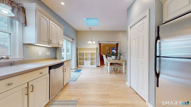 22 Hollywood Avenue, Milford, CT 06460