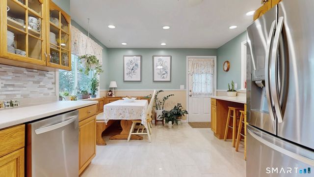 22 Hollywood Avenue, Milford, CT 06460