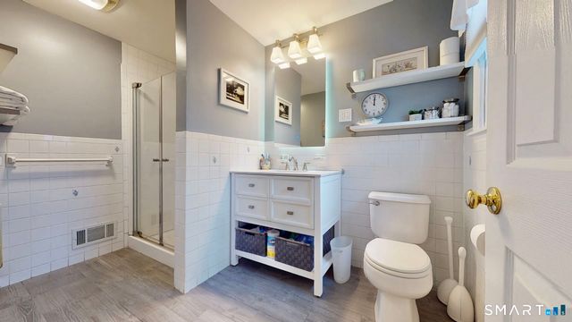 22 Hollywood Avenue, Milford, CT 06460