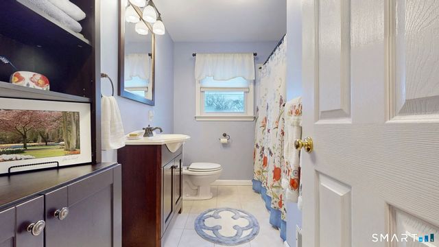 22 Hollywood Avenue, Milford, CT 06460