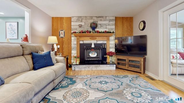 22 Hollywood Avenue, Milford, CT 06460