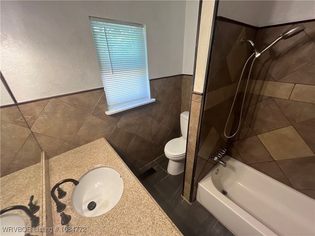 8000 Colony Lane, Fort Smith, AR 72908